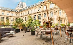 Crowne Plaza Paris République, an IHG Hotel Exterior photo